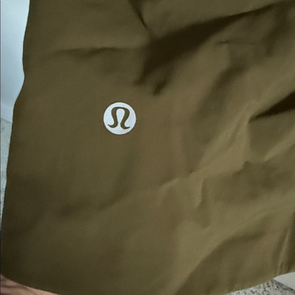 lululemon athletica Olive Hooded Rain Jacket - Picture 4 of 5